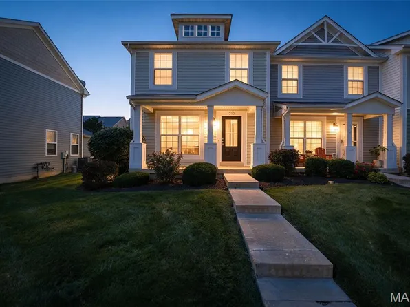 212 Countryshire Dr, Lake Saint Louis, MO 63367