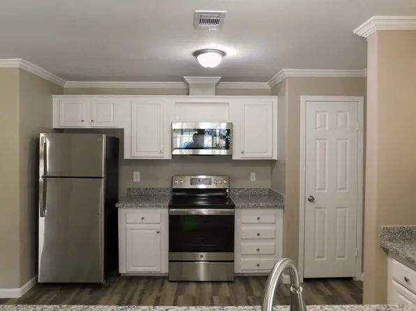 155 Varsity Dr #155, Huntsville, TX 77340