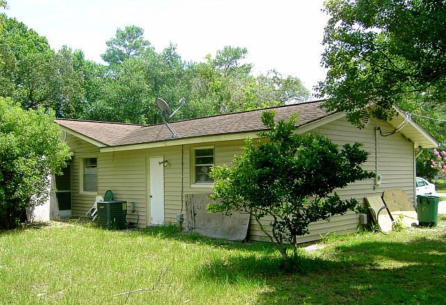 2nd image of 3 Ferris Ln