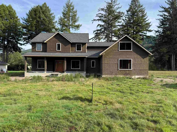 100 Skookum Ln, Crescent City, CA 95531