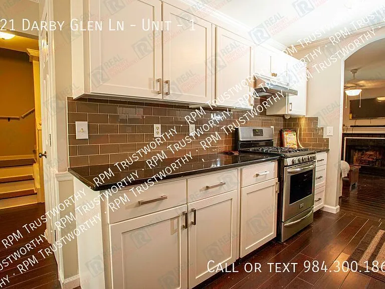 521 Darby Glen Ln #1 — Photo 17