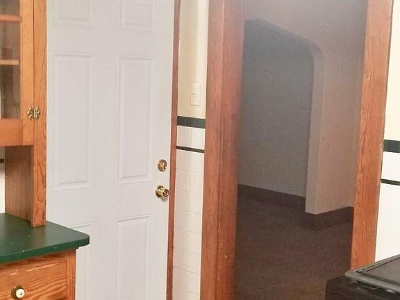 Entry to dining and living room