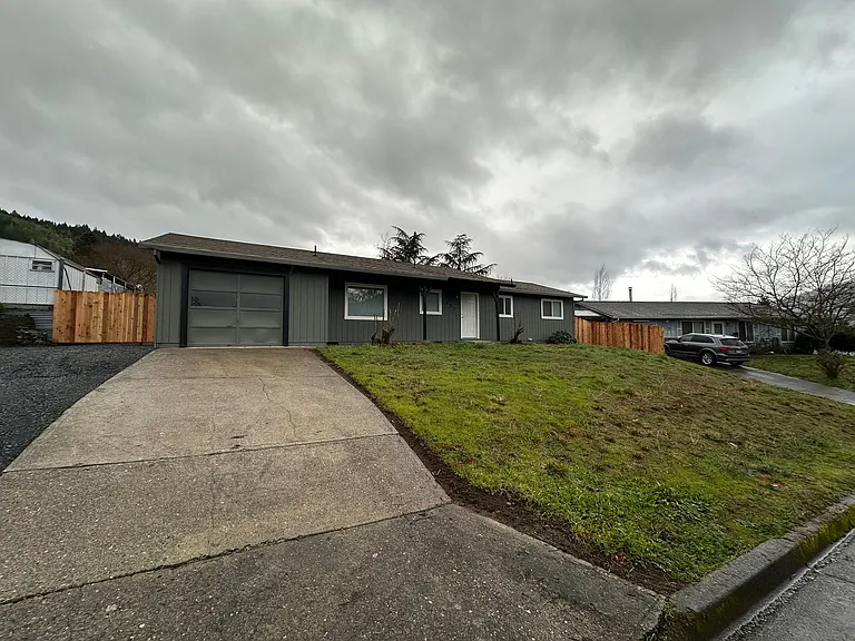 237 Clark Ter — Photo 2