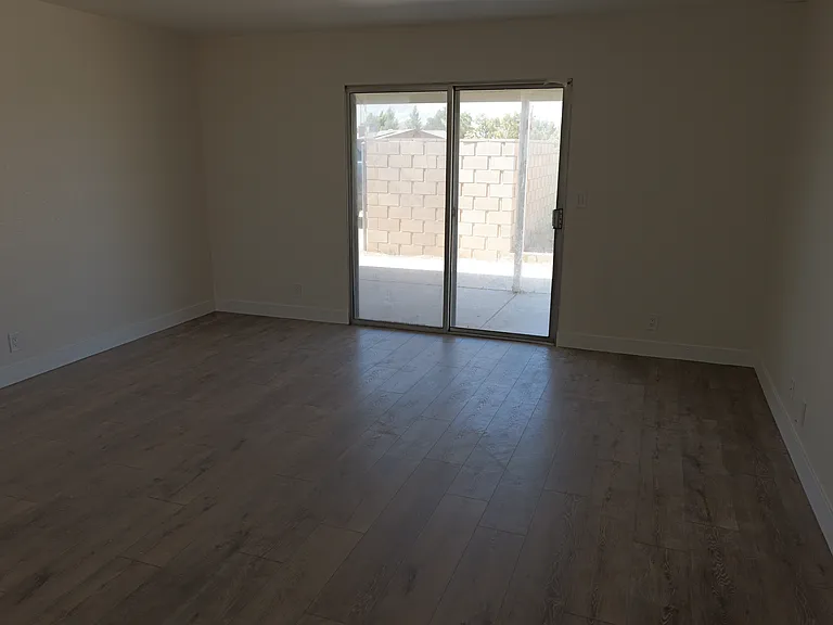 20997 Pine Ridge Ave #2 — Photo 33