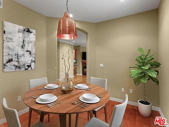 4th image of 1810 S Barrington Ave APT 5