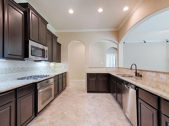 5th image of 158 Hearthshire Cir