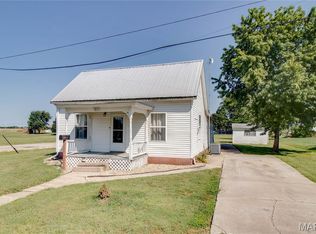 1011 Walnut St, Greenfield, IL 62044
