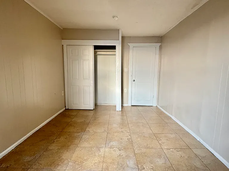 49 Caroline Ave #3 — Photo 4