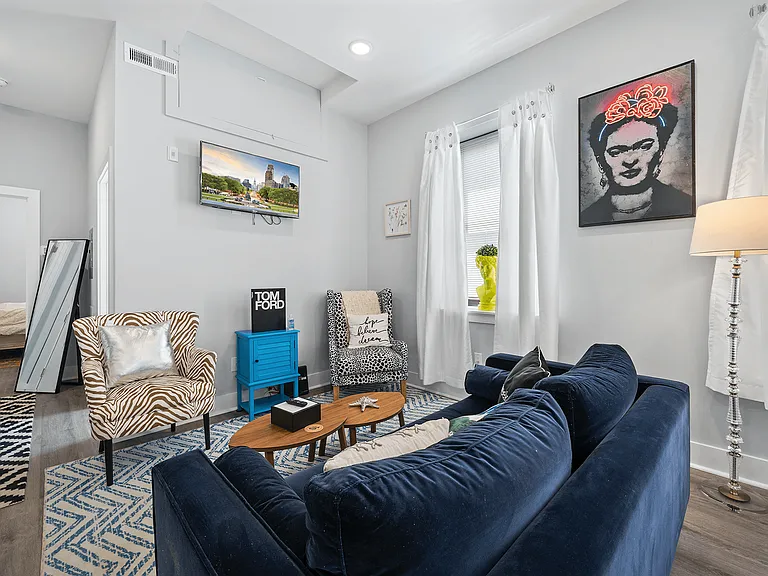Dickinson Lofts — Photo 37