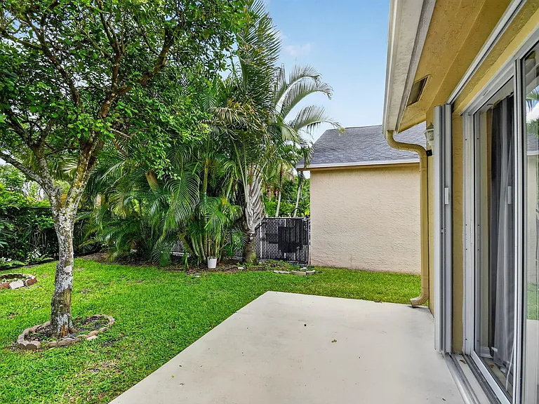 1080 Salmon Isle — Photo 7