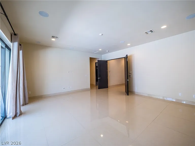 7447 Yonie Ct — Photo 20