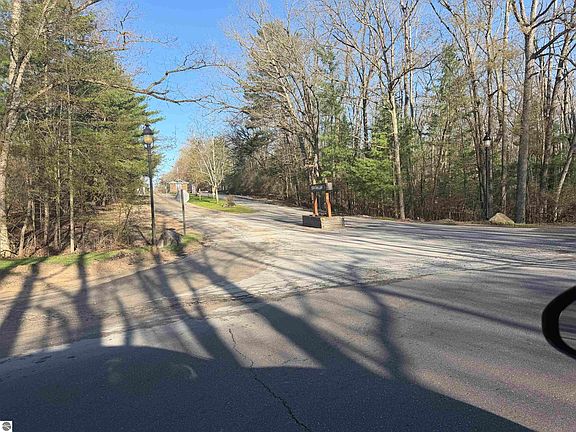 2nd image of LOT 40 Squirrel Run