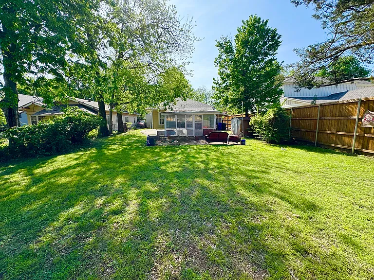 443 College Ave — Photo 16