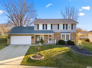 5924 W Ridgecrest Dr, Peoria, IL 61615