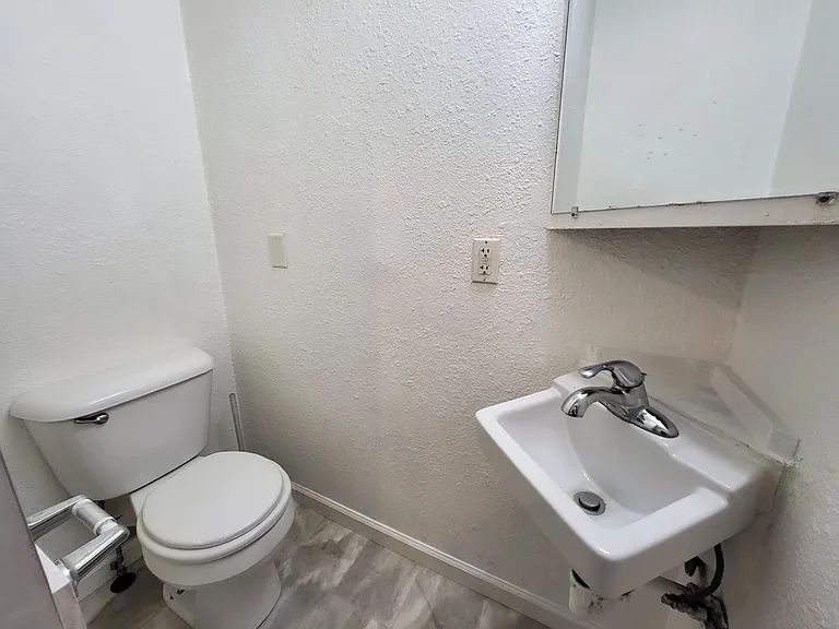 1267 Stewart St — Photo 39