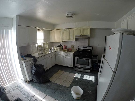 4th image of 2520 100th St