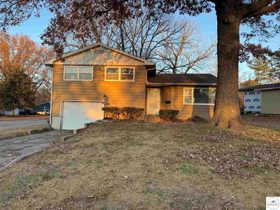 2506 S Woodlawn Dr, Sedalia, MO, 65301