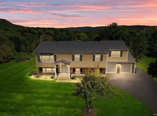 13 Regina Dr, Highland Mills, NY 10930