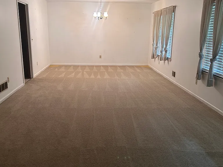 1605 Carl Rd — Photo 2
