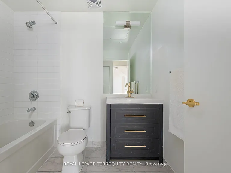 49 E Liberty St #1802 — Photo 25