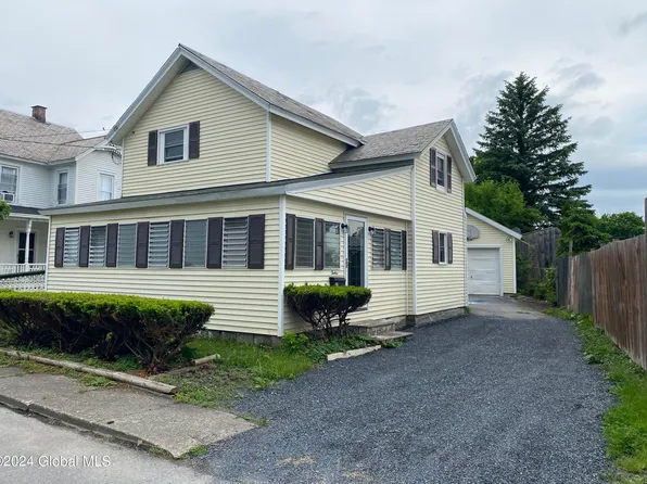 12 South Street, Granville, NY 12832