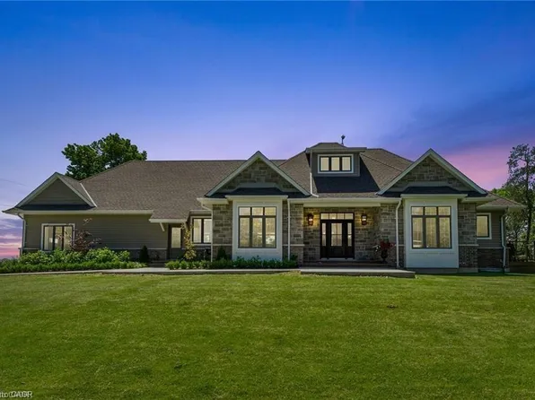 42 Parsonage Rd, Hamilton, ON N3T 5M1