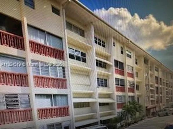 215 SE 3rd Ave APT 307B, Hallandale, FL 33009