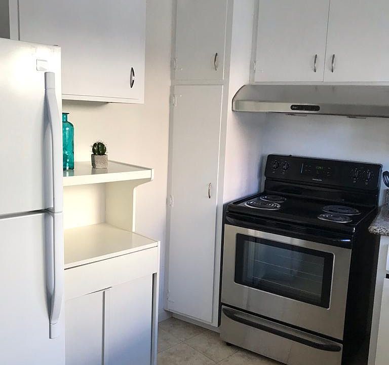 2nd image of 15 S Broadway APT 2