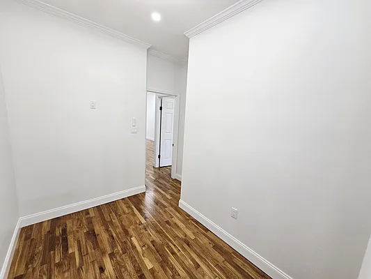 Rented by Voro Purple LLC | media 31