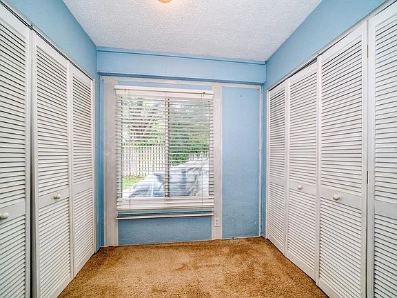 4th image of 236 Somerset Cir N