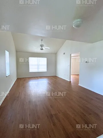 4021 Fig St — Photo 2