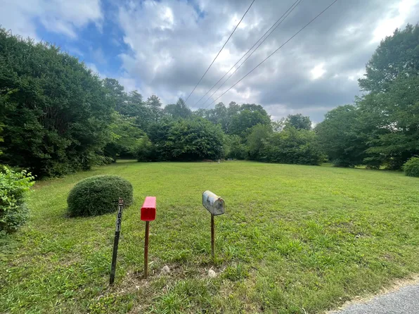 1031 Holland Johnson Rd, Hixson, TN 37343