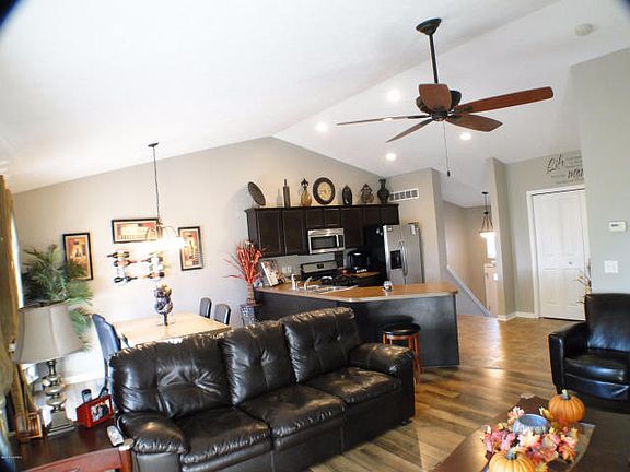 3rd image of 6474 Stoney Creek Ct