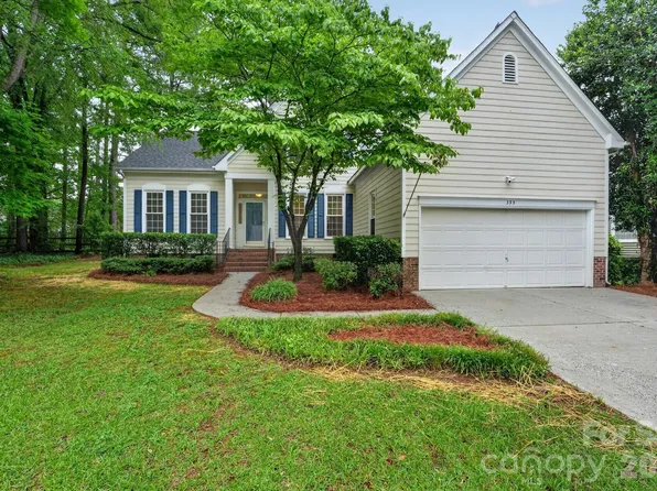 395 Runnymede Dr, Rock Hill, SC 29732