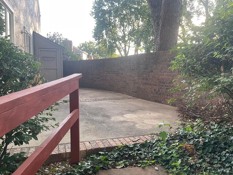 6259 Rosewood St — Photo 14