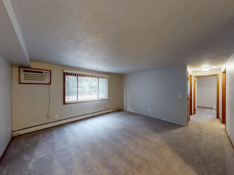 Newly Renovated 2 Bedroom Apartment on the West Side — Photo 17