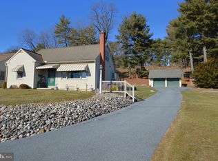 3 Orchard Ln, Manheim, PA 17545