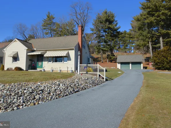 3 Orchard Ln, Manheim, PA 17545