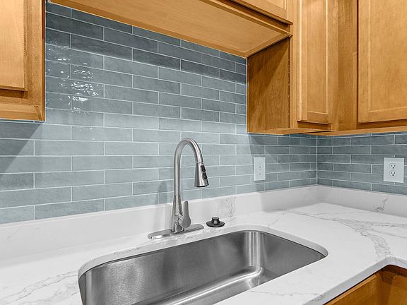 4th image of 357 Kelsey Blvd