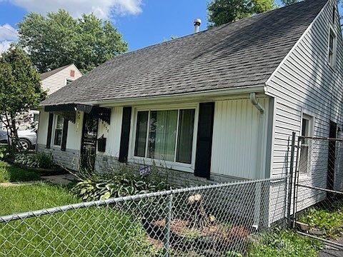 2nd image of 4050 Larkspur Dr