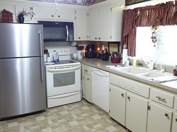 5th image of 172 Arandale St