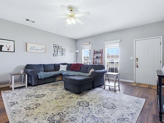 5th image of 319 Lamplighter Dr