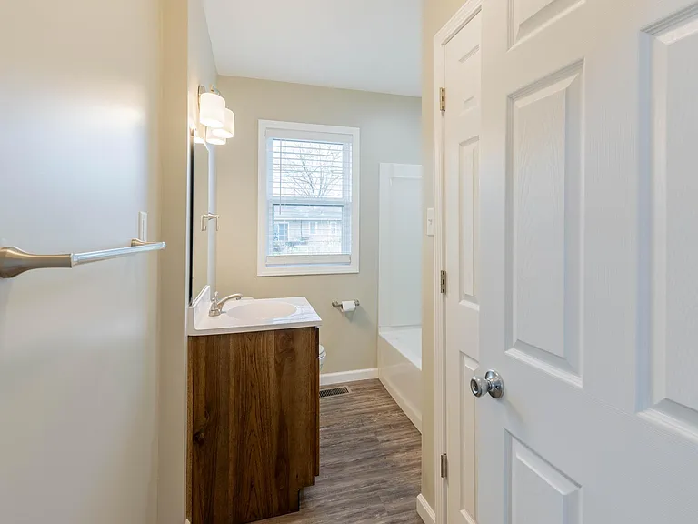 5612 SW 18th St — Photo 3