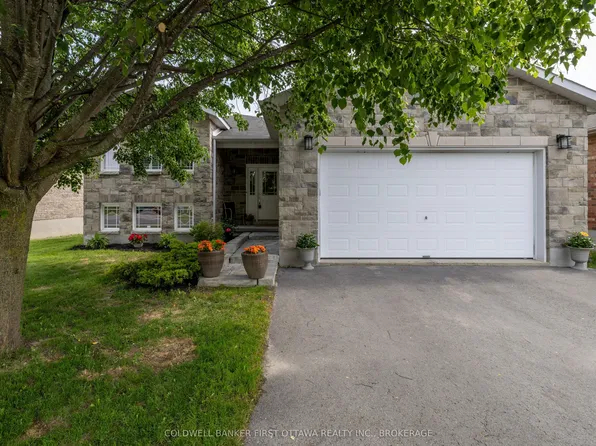 1346 Sierra Ave, Kingston, ON K7P 0B6