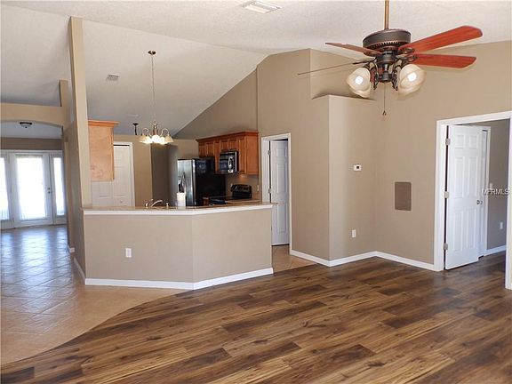 4th image of 1724 Whipple Dr
