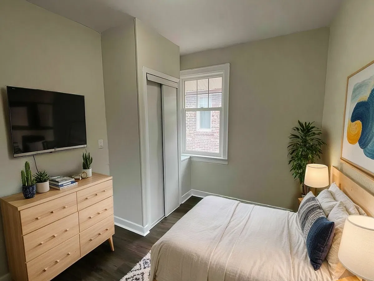 245 Howland Avenue — Photo 4
