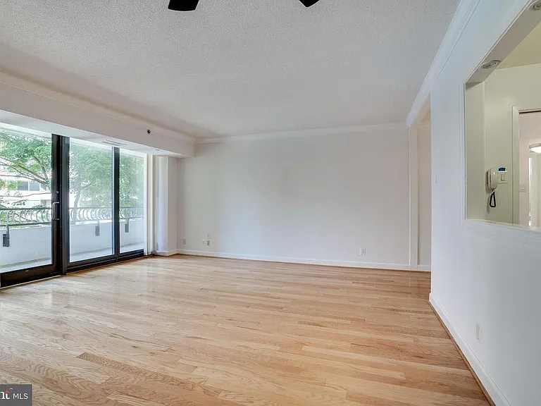 1200 Crystal Dr #411 — Photo 8