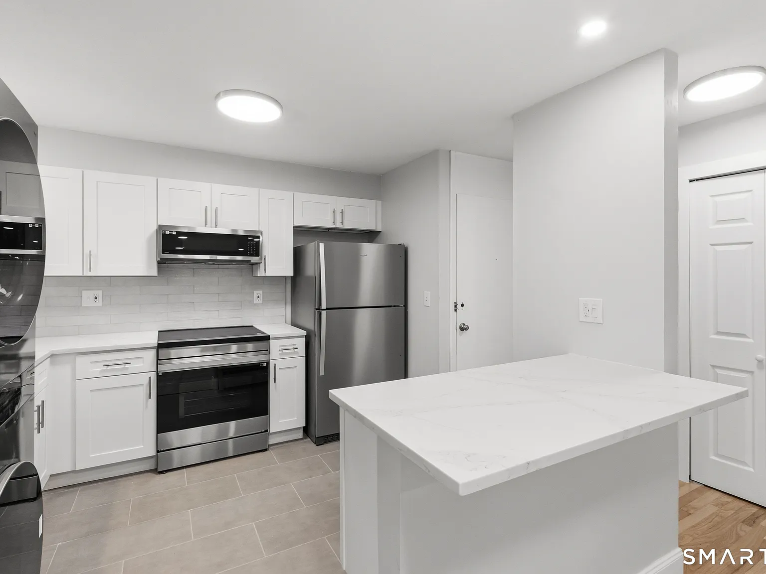 2 bed, 1.0 bath, 6626 sqft, $2,500 — Photo 3