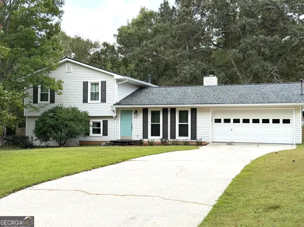 292 Cypress Cir, Carrollton, GA 30116