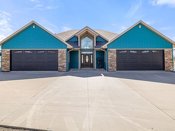 2nd image of 134 Hillcrest Rdg